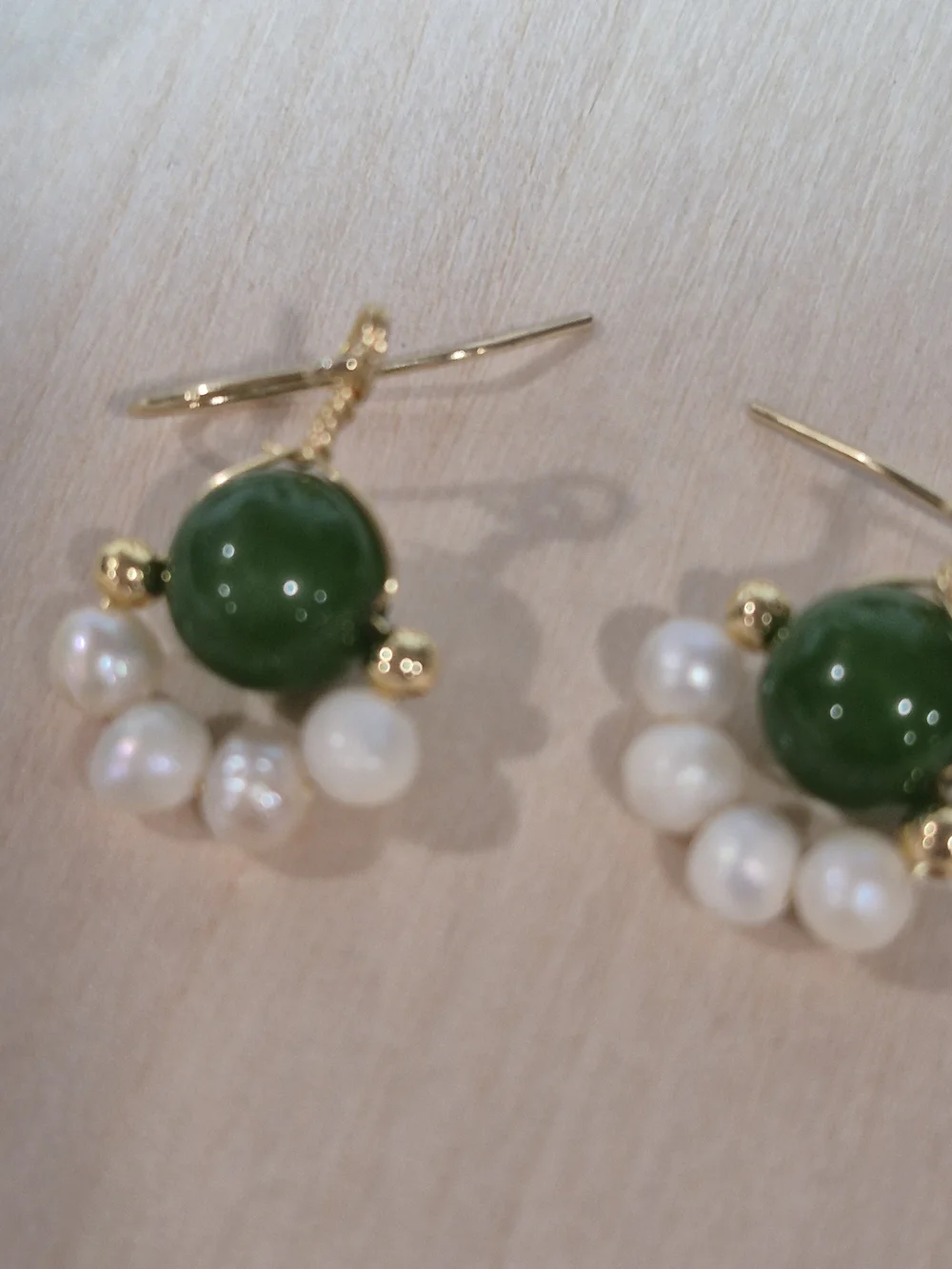 🎉🎉NEW🎉🎉 GOEGEOUS!! 14kt Gold FilledJADE AND FRESHWATER Pearl Dangle Earrings